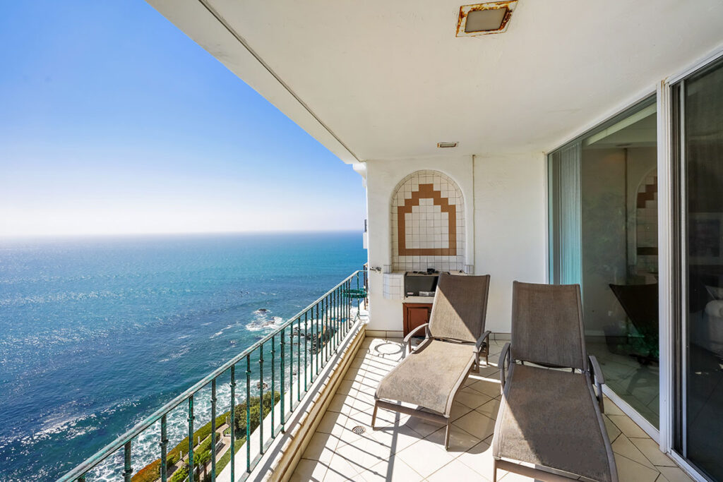 801 – Las Brisas | Oceanfront Condo For Sale in Club Marena, Rosarito 